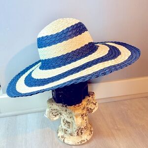 Wide Brim Floppy Woven Sun Hat Navy and Cream NWT